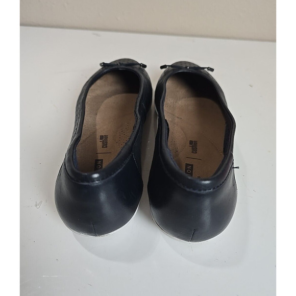 Clarks Collection Gracelin Lea Black Perforated Slip On Ballet Flats Womens SZ 7 - Picture 6 of 10